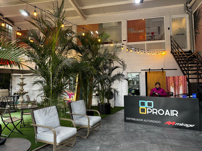 Interior de la tienda ProAir — recepción y sala de exhibición